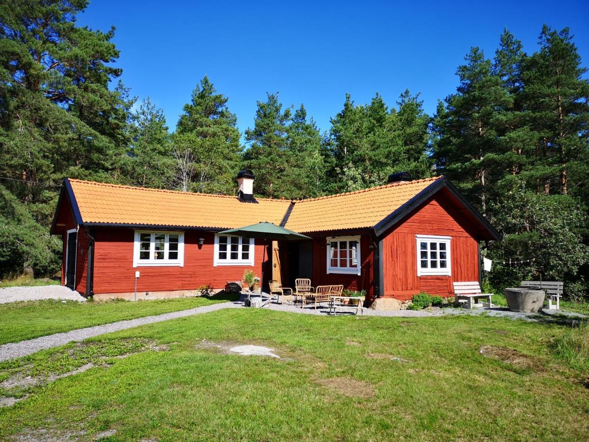 Smedjan Cottage Enköping Exterior foto